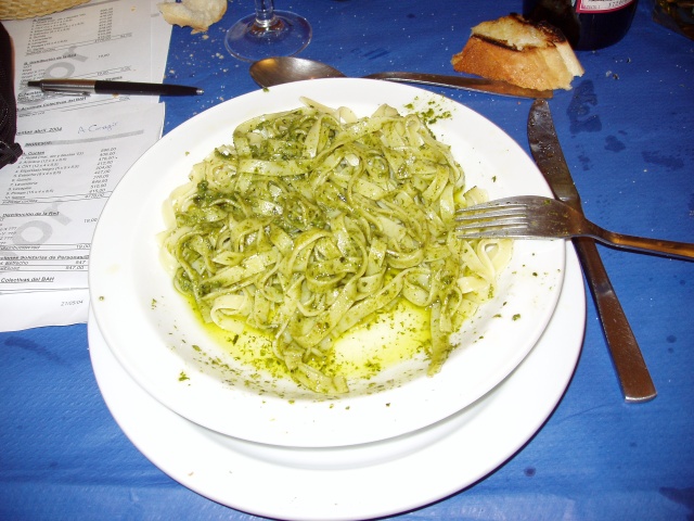 24 Tagliatelle al pesto